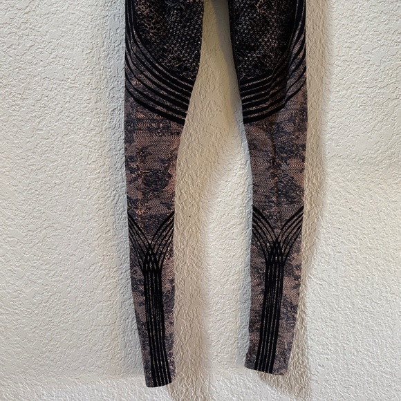 Savage X Fenty Leggings Lace High Rise Athleisure Sporty Black Small - Picture 8 of 12